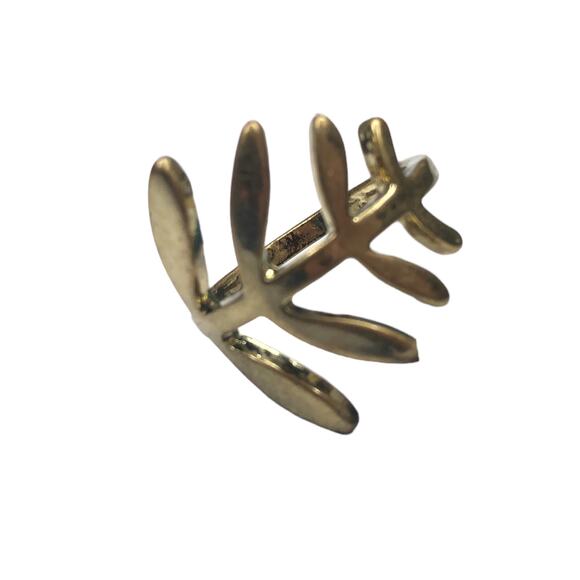 Ring Fashion Jewelry Statement Piece Large Leaf Gold Tone Size 7.5 - Picture 2 of 6